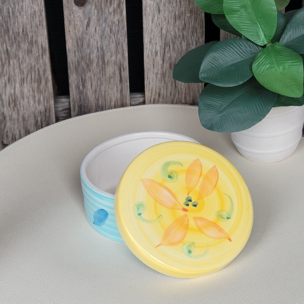 Hand Painted Glazed Ceramic Pastel Yellow & Blue Floral Trinket Box & Lid - Picture 4 of 4